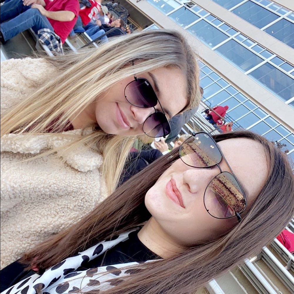 Meet your Posher, Ava